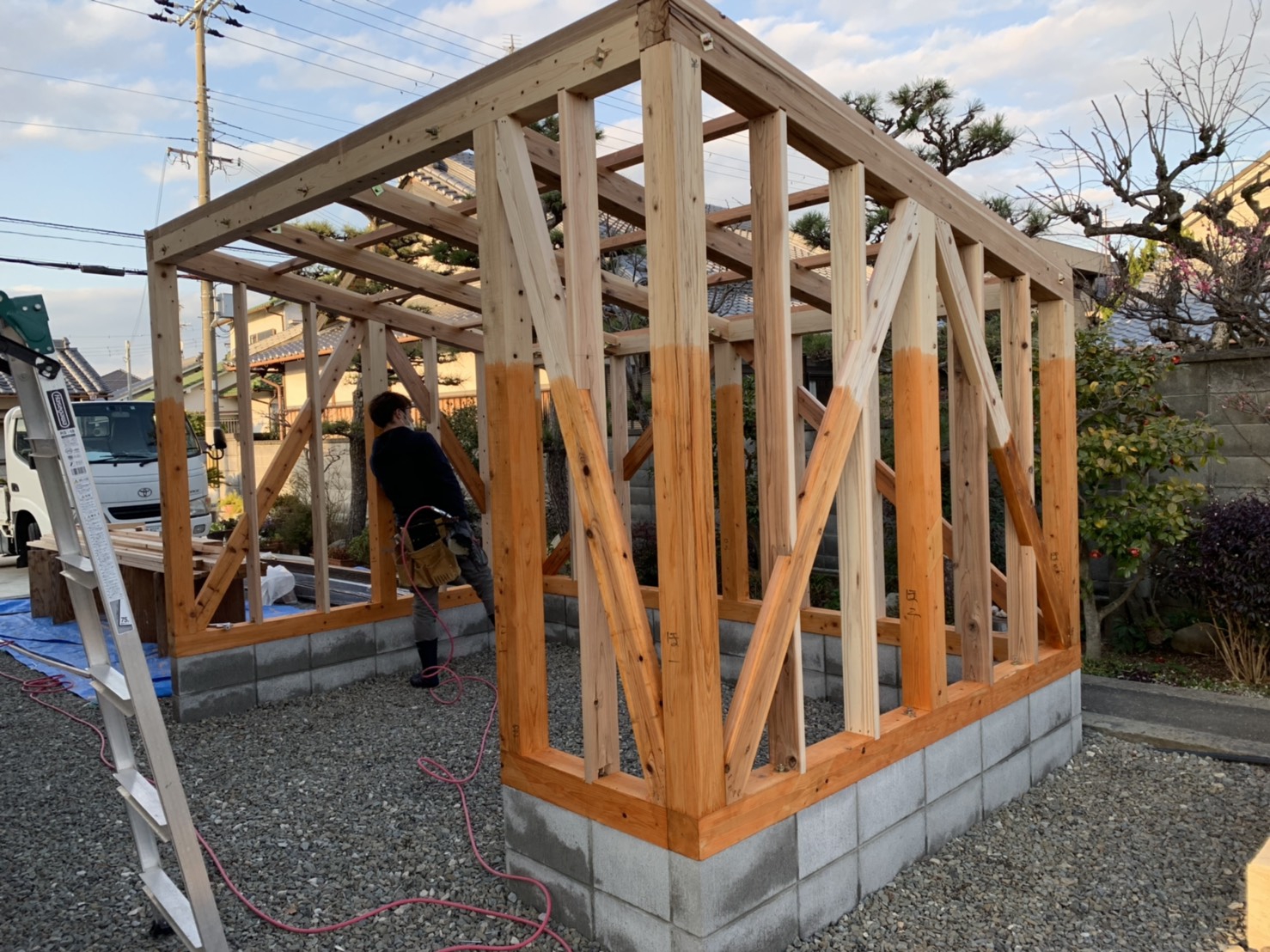 小屋 施工中 株式会社川口建設